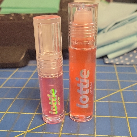 Lottie Lip Oil Slick Extra Cherries 2.5ml & Color Changing Lip Oil OJ 7ml New - Picture 1 of 2